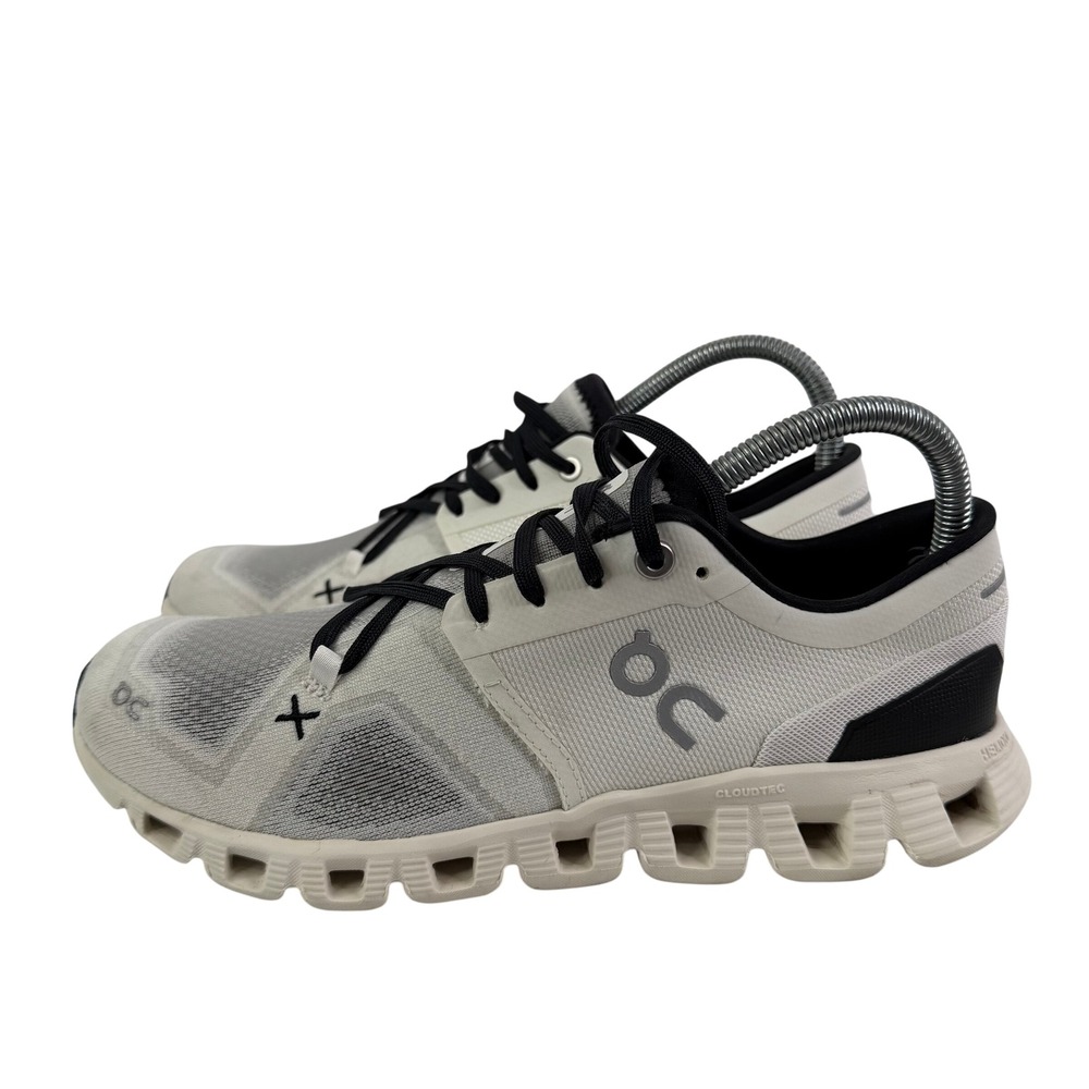 On Cloud X Women Running Shoes White Black 60.98697 Size 8
